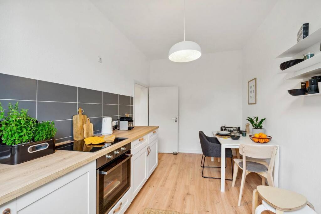 Wuppertaler Altbau-Traum Gutenberg - Naehe Dus & Dortmund & Koeln & Essenアパートメント エクステリア 写真